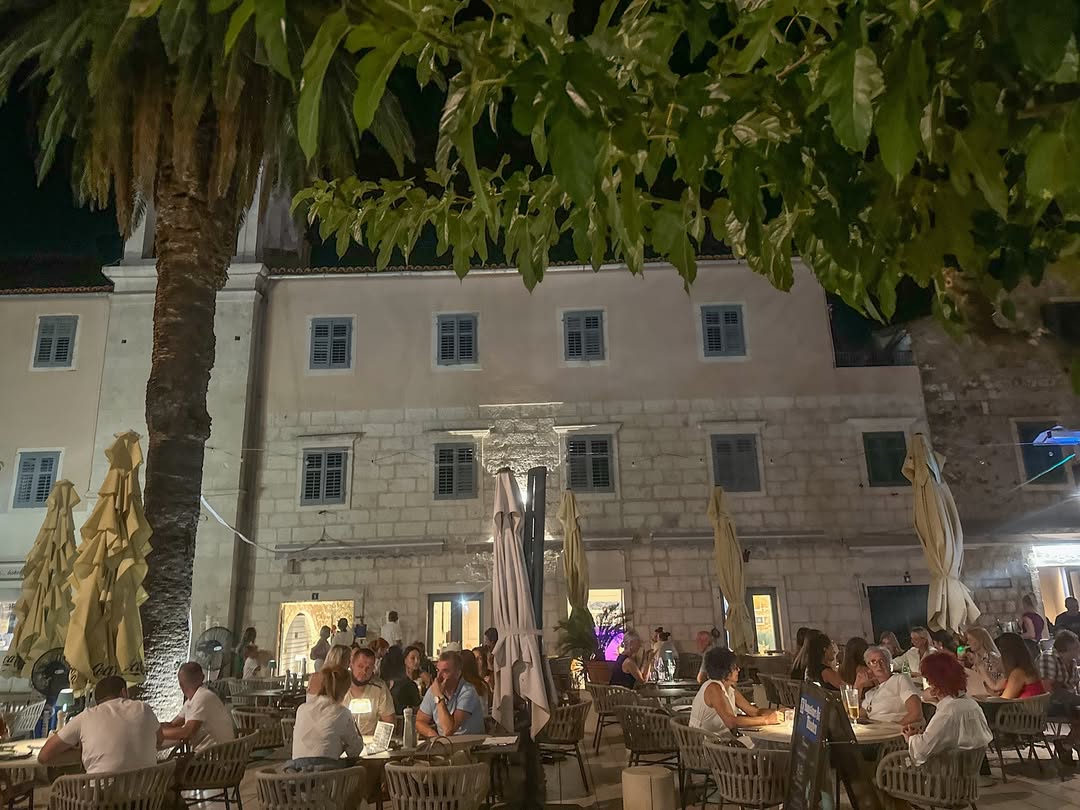 Casa Blanka – Restaurant &amp; Cocktail Bar