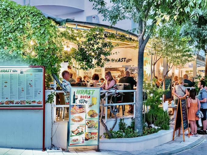 Hrast Restaurant