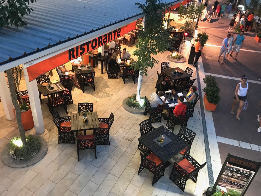 Restoran Bruschetta Ristorante Pizzeria - Slika 12