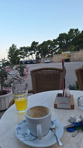 cafe_image